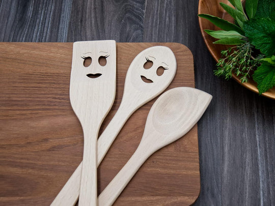 Beech Kitchen Utensils with Laser Cut Motifs - Woman (Set of 3)