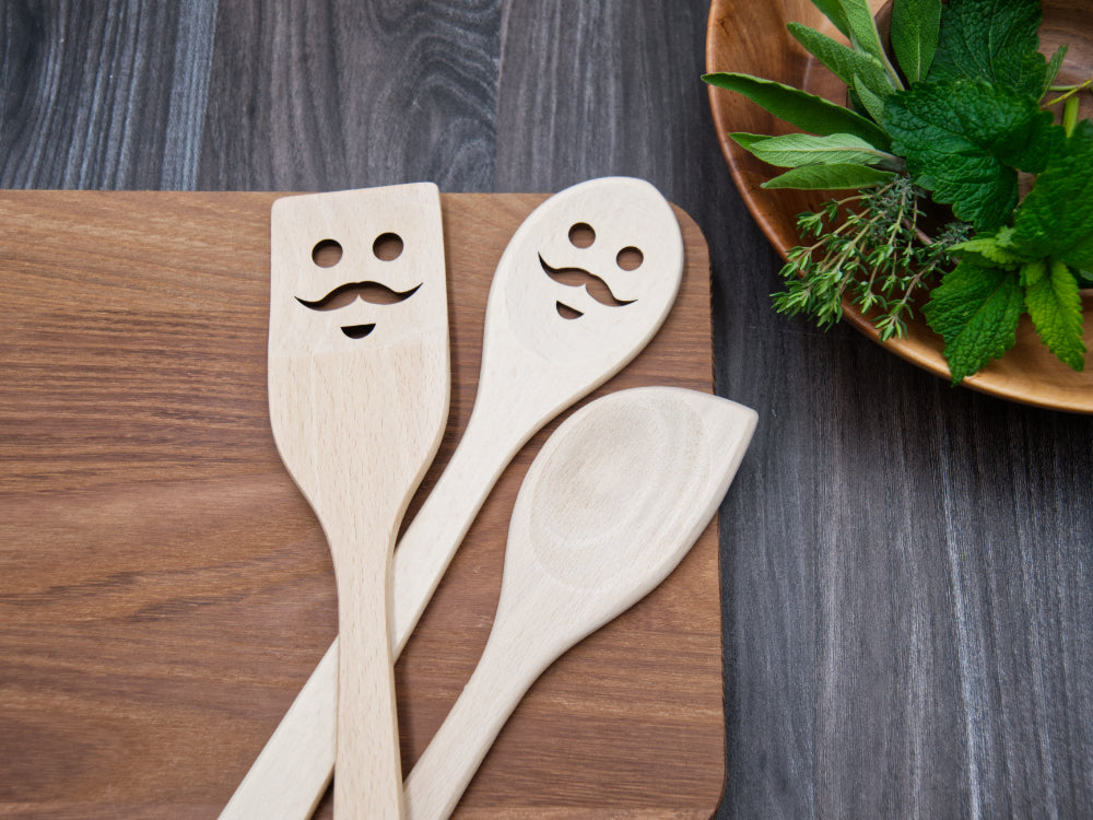 Beech Spatulas with Laser Cut Motifs - Smile and Love (Set of 8)